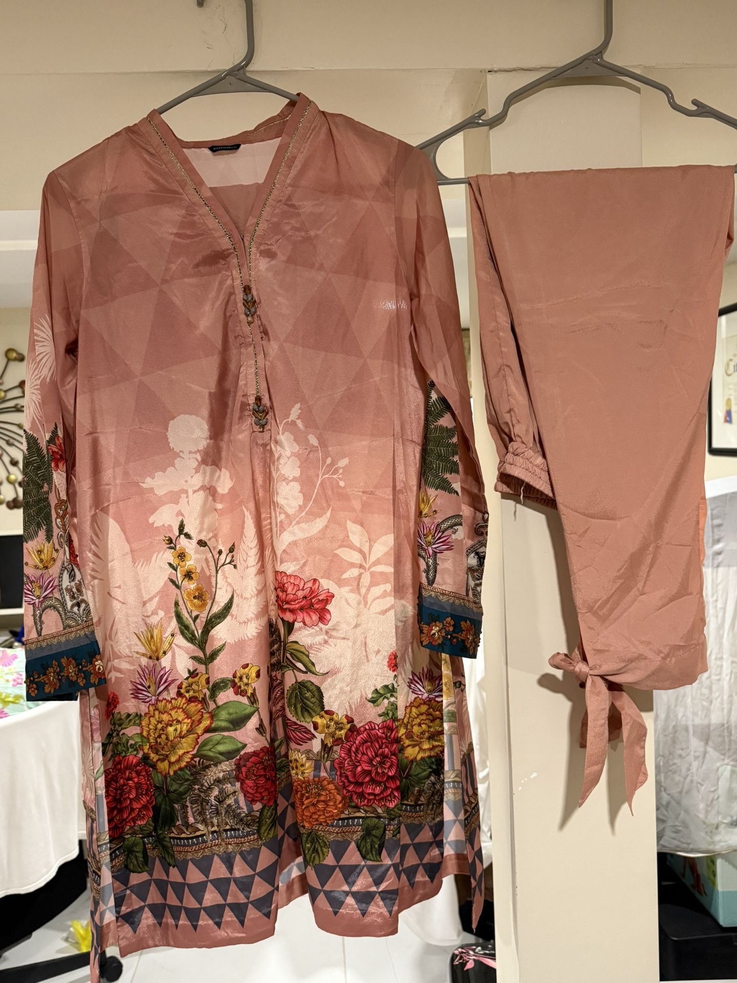 Ready To Wear 3 Piece Indian/Pakistani Silk Suit