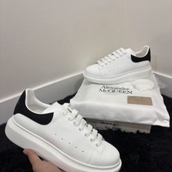 Alexander McQueen Oversized White Size 11