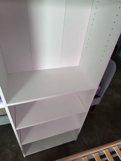 White bookshelf - 6 ft