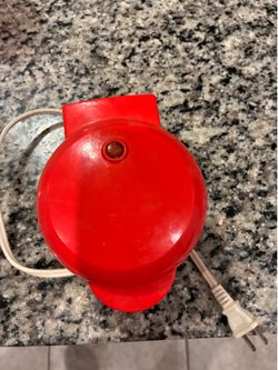Mini waffle maker