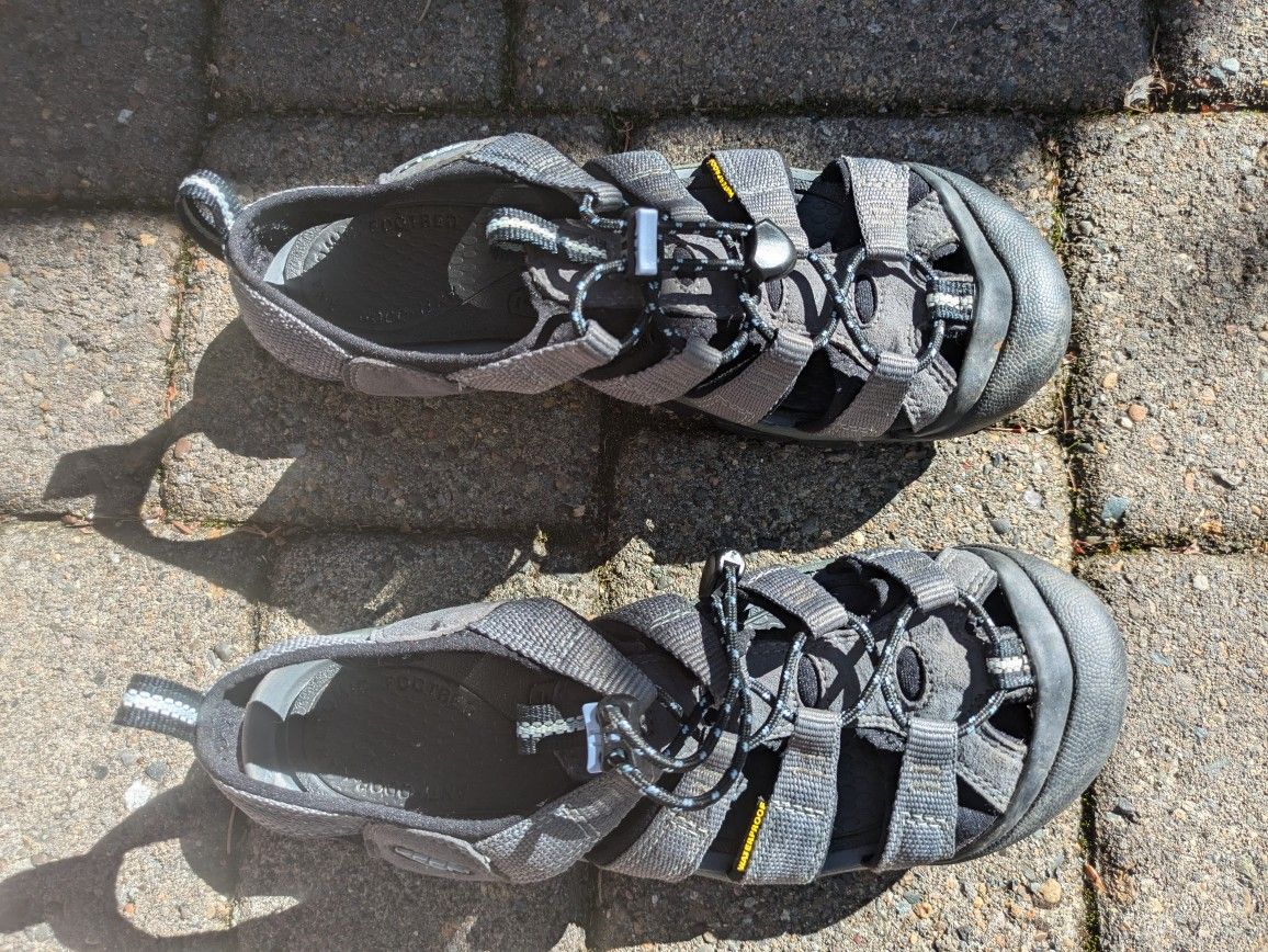 Keen Bicycling Sandals Size 8