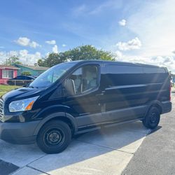 2017 Ford Transit 150 Low Roof 