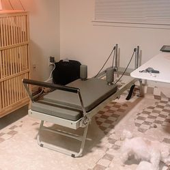 Aesthetic Foldable Pilates Reformer - Barely used