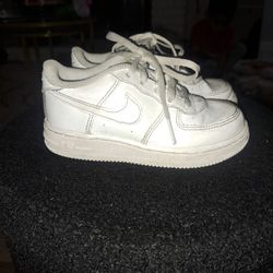 Toddler White Nike Size 9