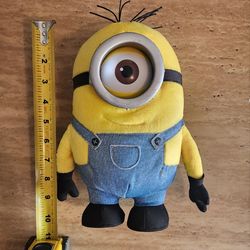 Minions Stuart 10" Plush Stuffed Doll Toy Illumination Thinkway Toys One Eye