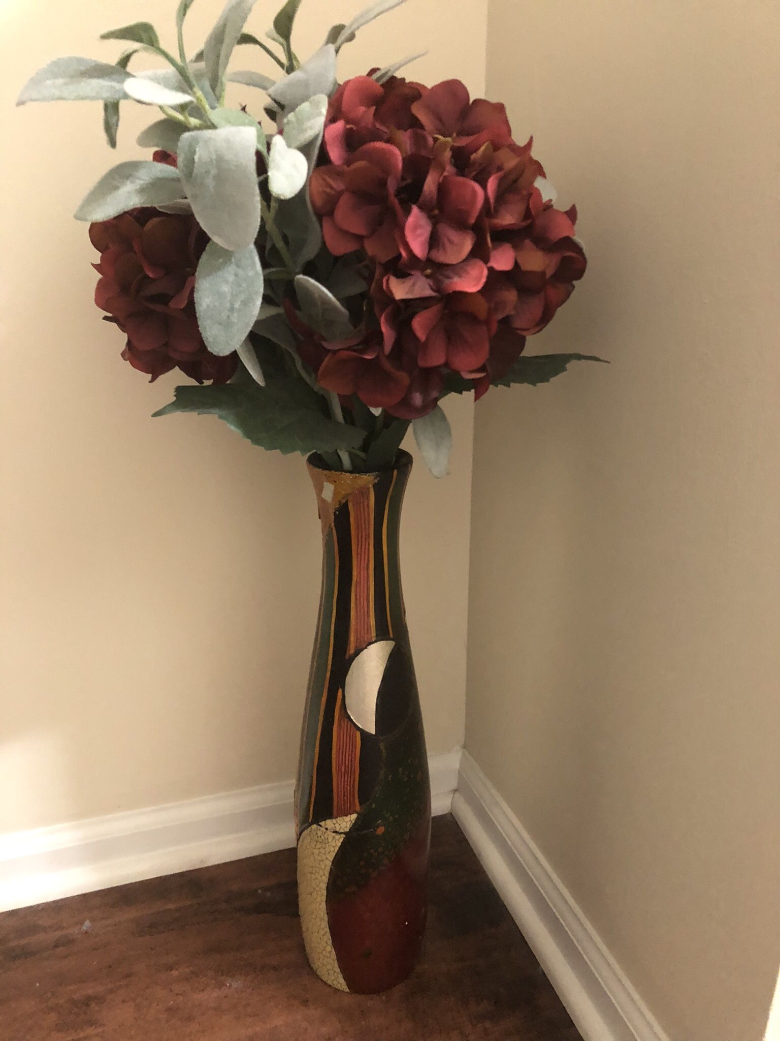 Artificial Flowers With Vase