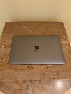 2019 Macbook Air 13 Inch 8 GB memory 128 storage