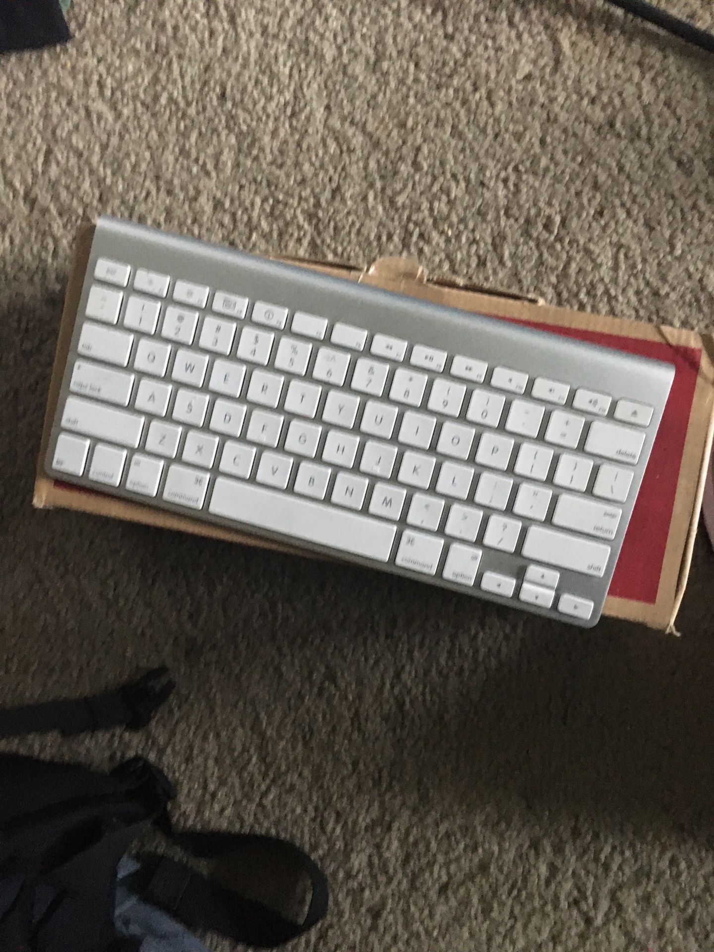 Apple Keyboard 