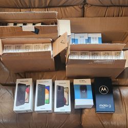 32 New sealed cell phones Samsung, Alcatel, Motorola