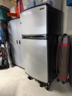 Gladiator refrigerator and freezer (whirlpool)