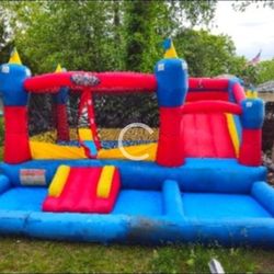 Price Is Firm.. Very Large Children's Water Park With Bounce House And Ball Pit