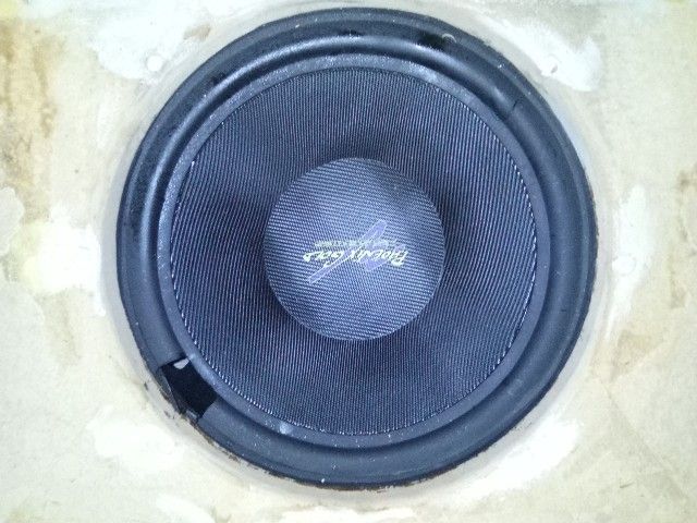 Kicker Amplifier / Phoenix Gold Subwoofer