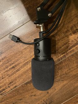 Razor Seiren X With Boom Arm 