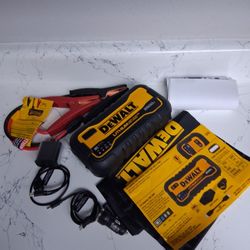 New, Nuevo,  DEWALT
2500 Peak Amp Lithium Jump Starter with USB Power Bank