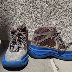 Adidas Yeezy Desert Boot
Taupe Blue 