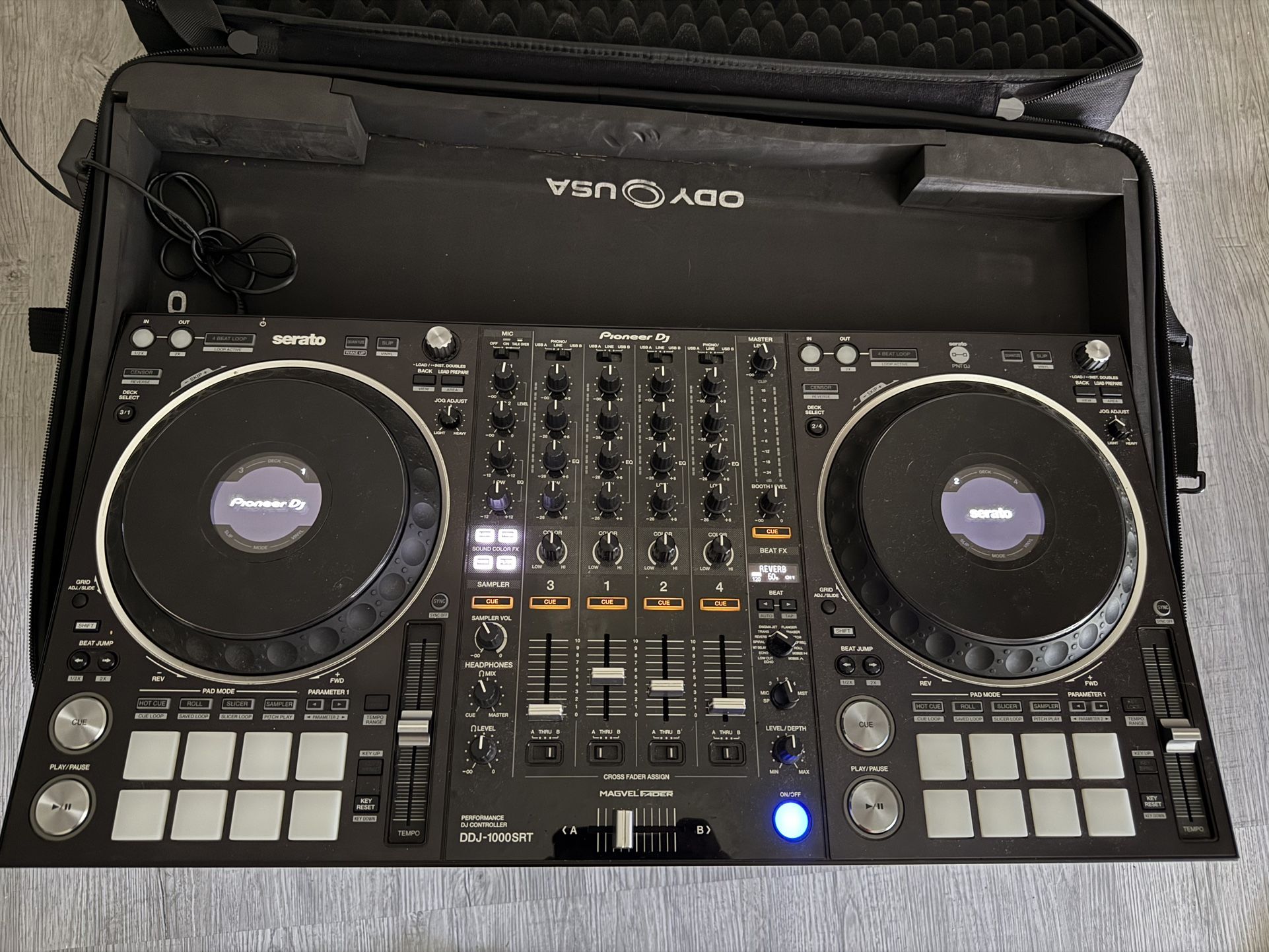 Pioneer 4-channel DDJ-1000SRT With Soft Case