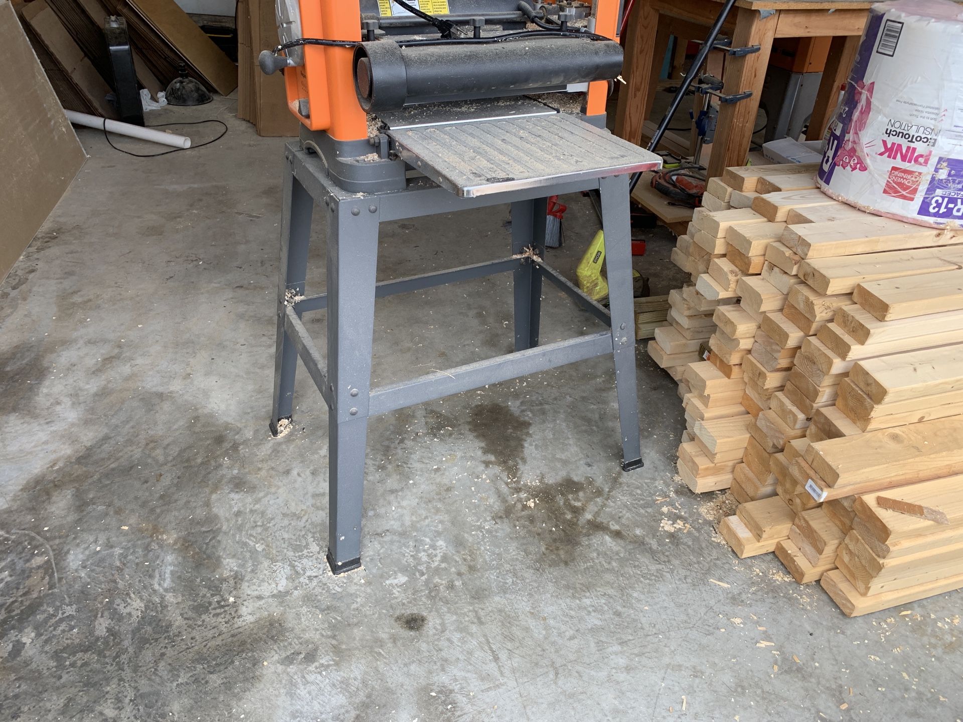 Tool stand from ridgid planer