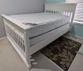 Solid Wood Bed Set W/ Matching Bed, Nightstands, Fullsize Mattress And Box Spring