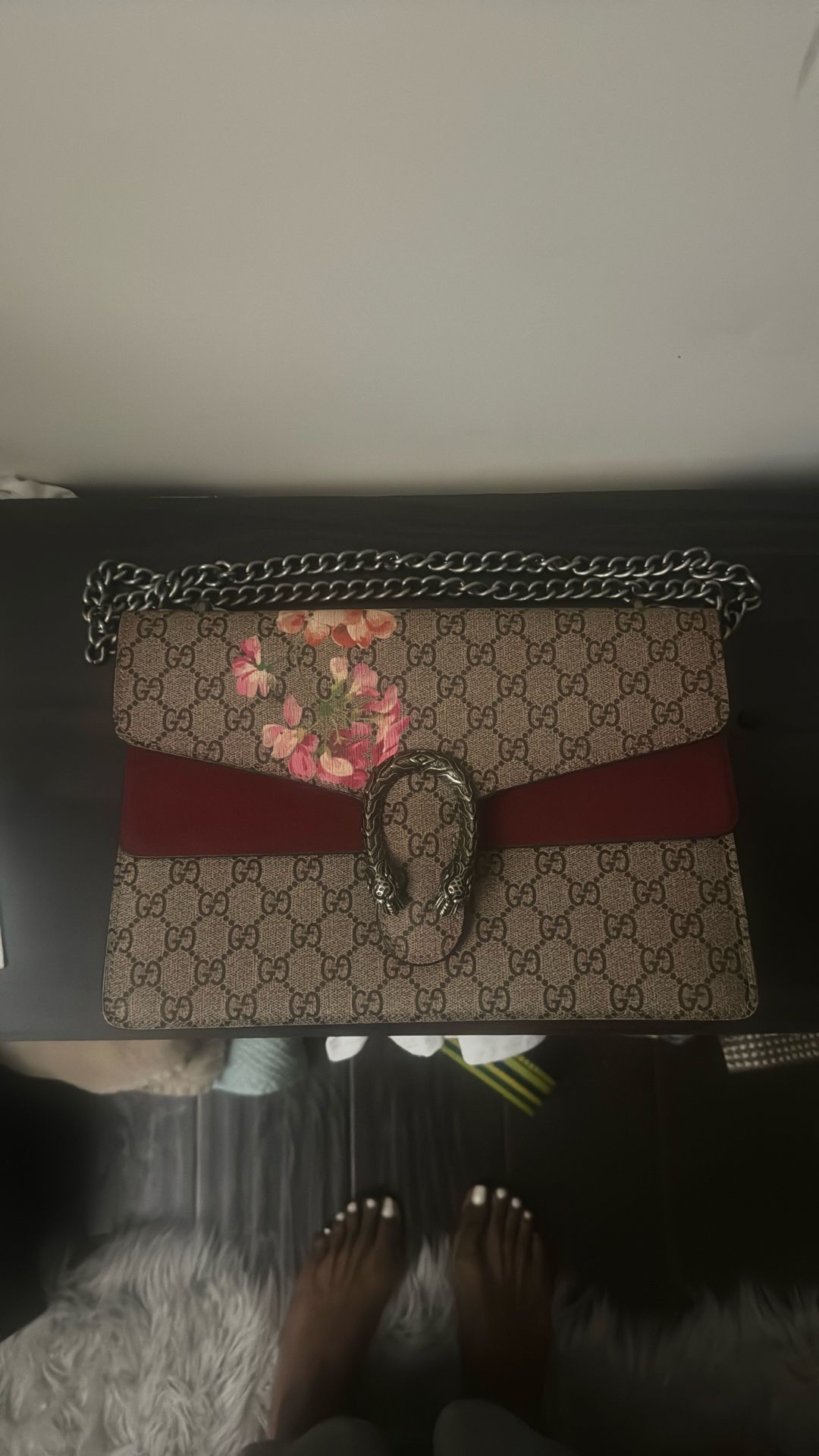 Gucci Dionysus GG Supreme Shoulder Bag – Floral Embroidery & Red Suede Detail