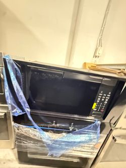 GE Black Countertop Microwave Oven