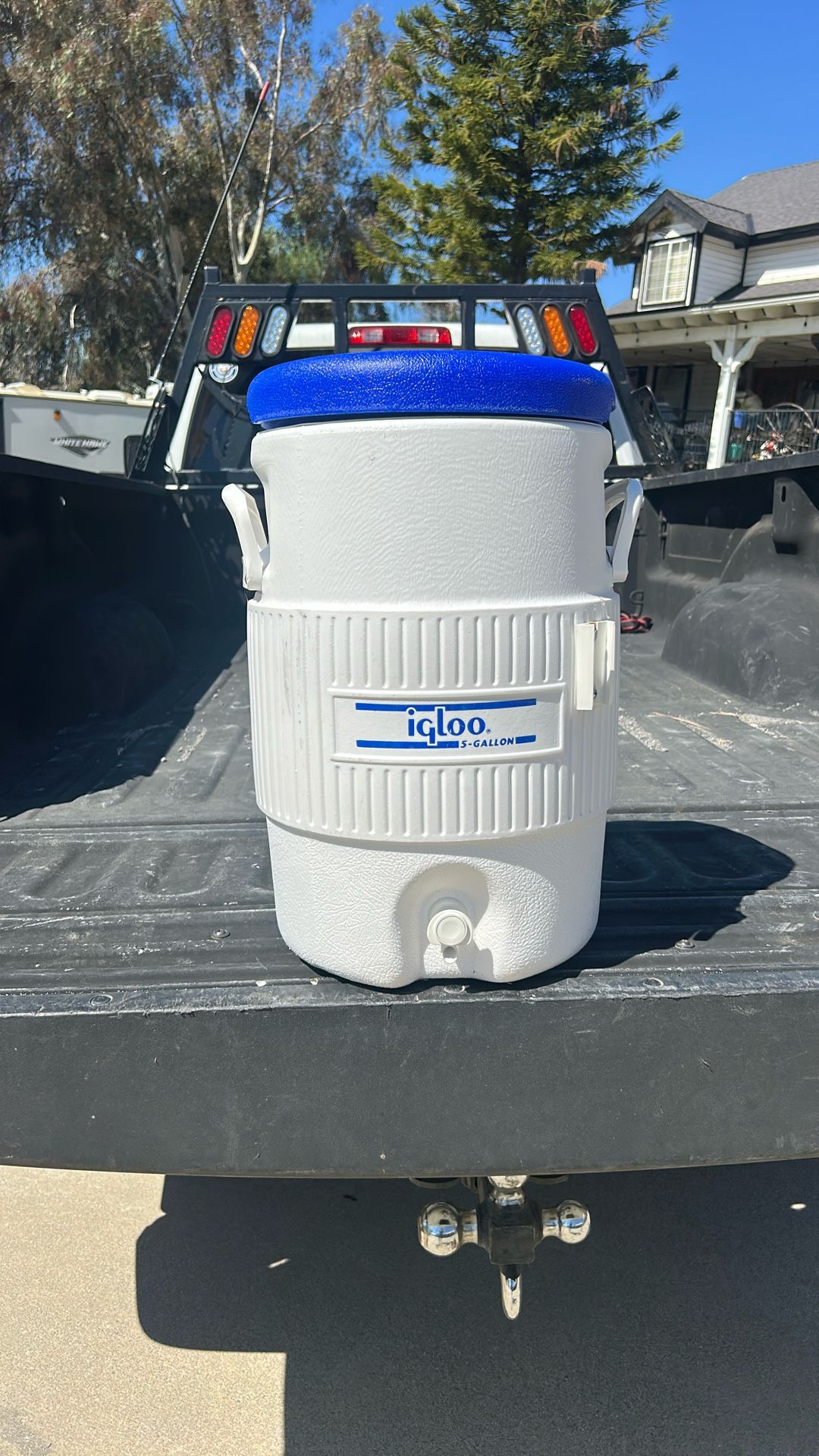 Igloo 5 Gallon Water Jug