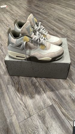 Air Jordan 4 Photon Dust