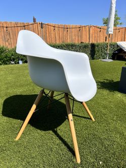 Mid Century Style Chair