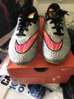 Soccer cleats