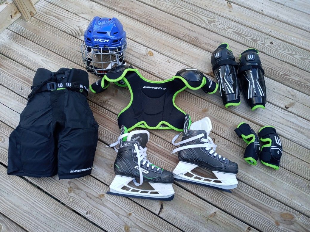 Youth Hockey Gear/Skates and Fila Bag