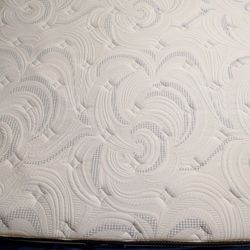 Serta Ki,ng size mat,tress, 14 inch, Pillowtop, soft type, hybrid.