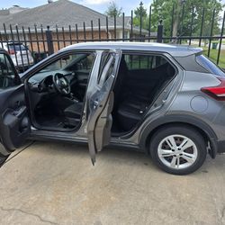 2019 Nissan Kicks