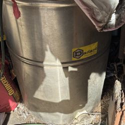 Dadant stainless steel honey 300 Lbs storage tank. 25 Gallon