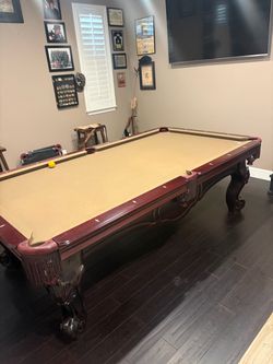 Pool Table 8ft (Free Delivery, Setup, and New Felt Color of your Choice)