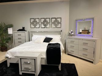 Silver Queen Bedroom Set with Alligator Embossed Design and LED Lights
