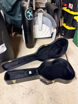 Acoustic guitar hardcover case