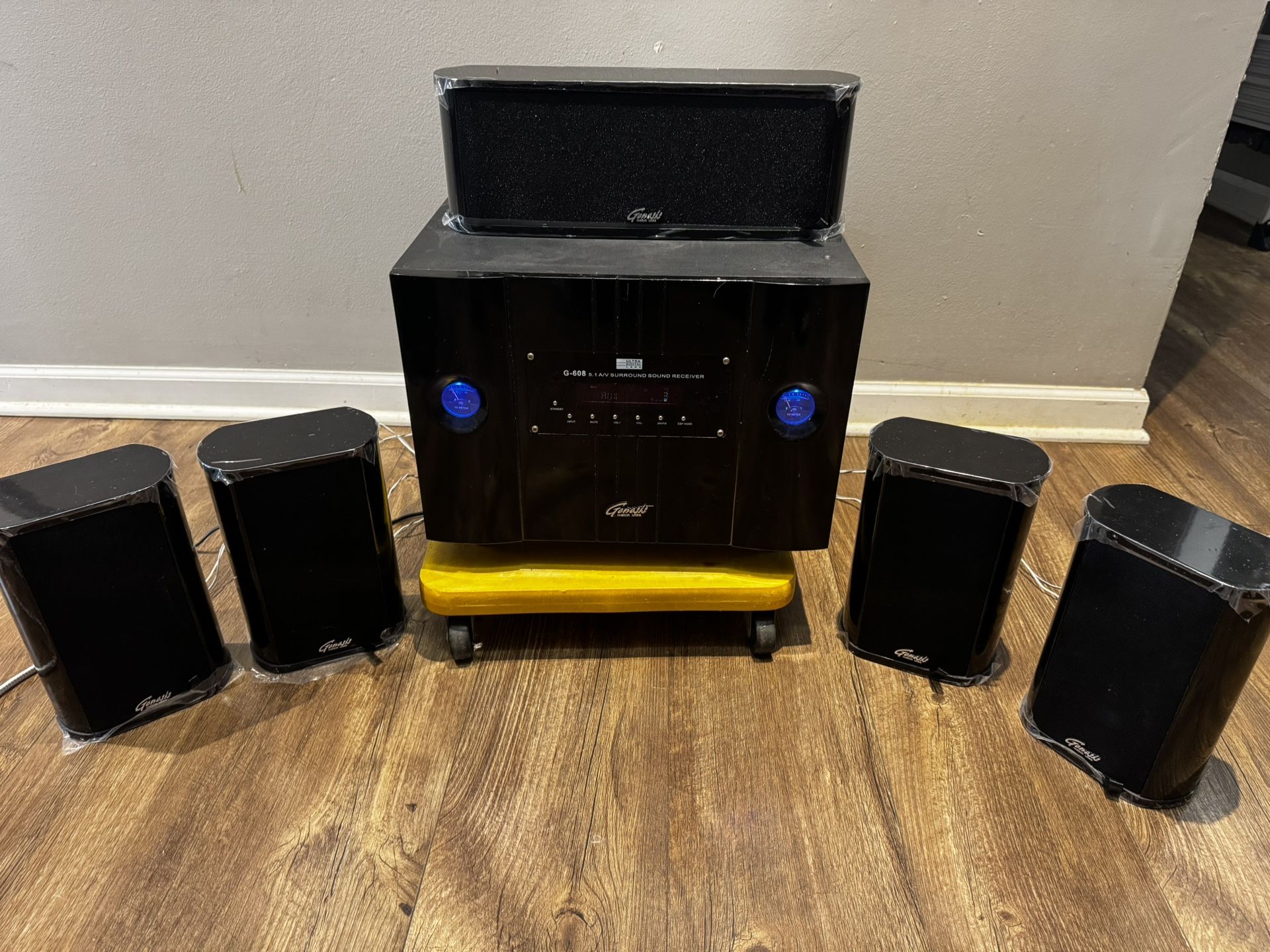 Genesis G608 integrated Subwoofer receiver with 5 surround speakers & Bluetooth 