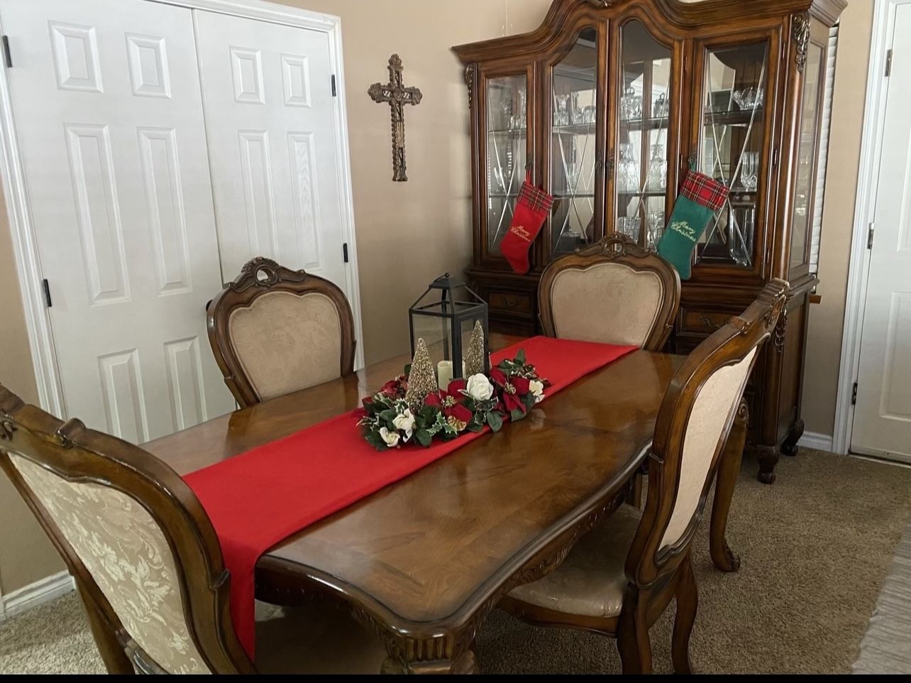 Kitchen Dining Table