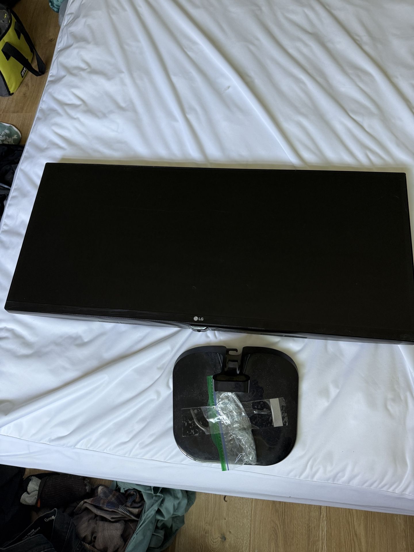 34” Ultrawide Monitor