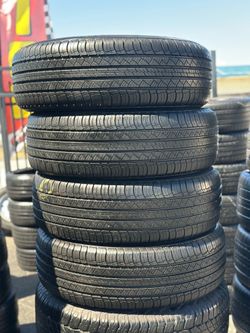 SET OF TIRE 235 65 18 MICHELIN 85% LIFE