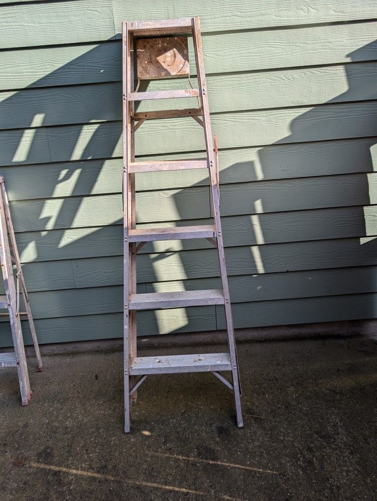Aluminum Ladder