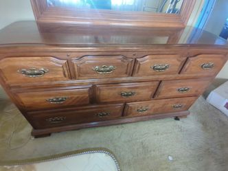 Beautiful 3 Piece Maple Wood Vintage Bedroom Set - Ethan Allen Premium Made