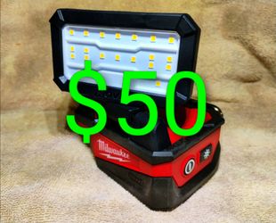 Milwaukee® M18 Compact Folding Flood Light w/ USB