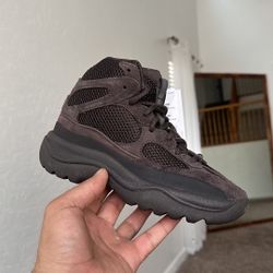 Yeezy Boot Desert Oil 