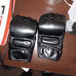 Black Boxing Gloves 