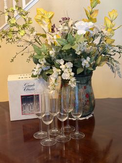 NEW Champagne Flutes in Their Original Box