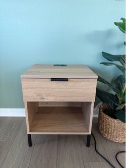 Side table w/ Drawer