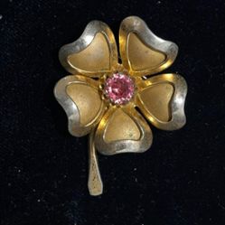 Vintage Coro 4 Leaf Clover Brooch Pink Cabochon Center Gold Tone Lucky Pin