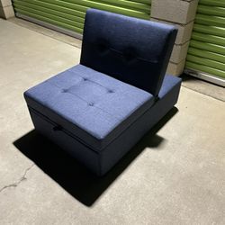 *Free Delivery* Couch Pullout Bed Sleeper Sofa Chair