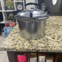 Cast Aluminum All-American Pressure Cooker 