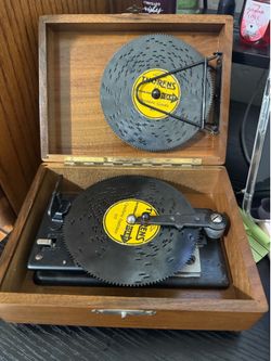 Vintage Thorens AD30 Swiss Music Box with 6 Metal Discs